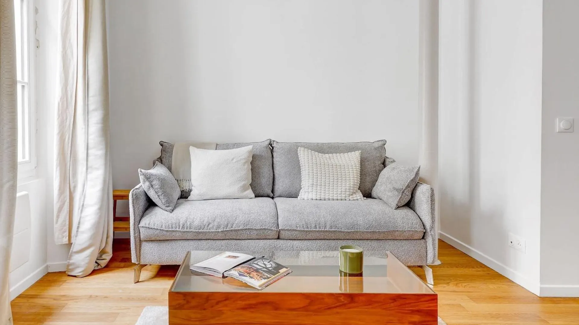 Chic 1Br Eiffel Tower & Rue Gros Caillou Apartment Paris