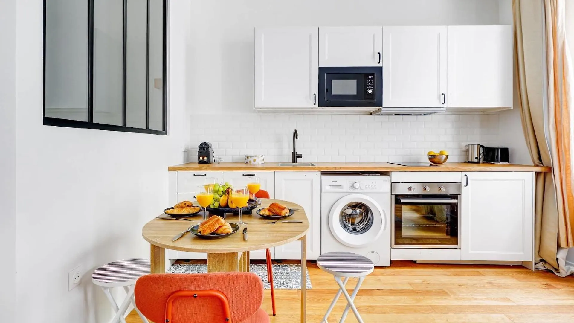 Chic 1Br Eiffel Tower & Rue Gros Caillou Apartment Paris France