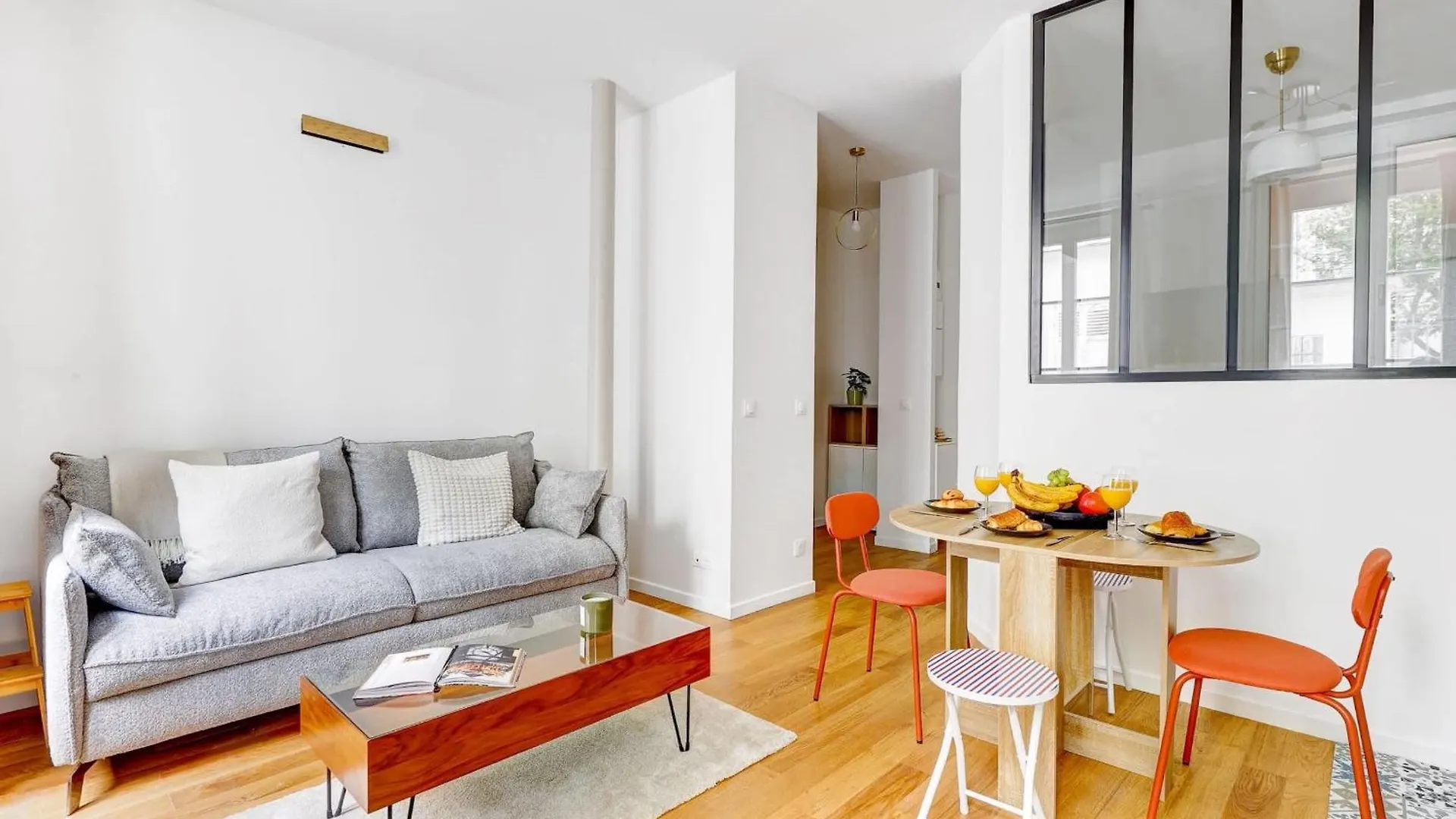 Chic 1Br Eiffel Tower & Rue Gros Caillou Apartment Paris France