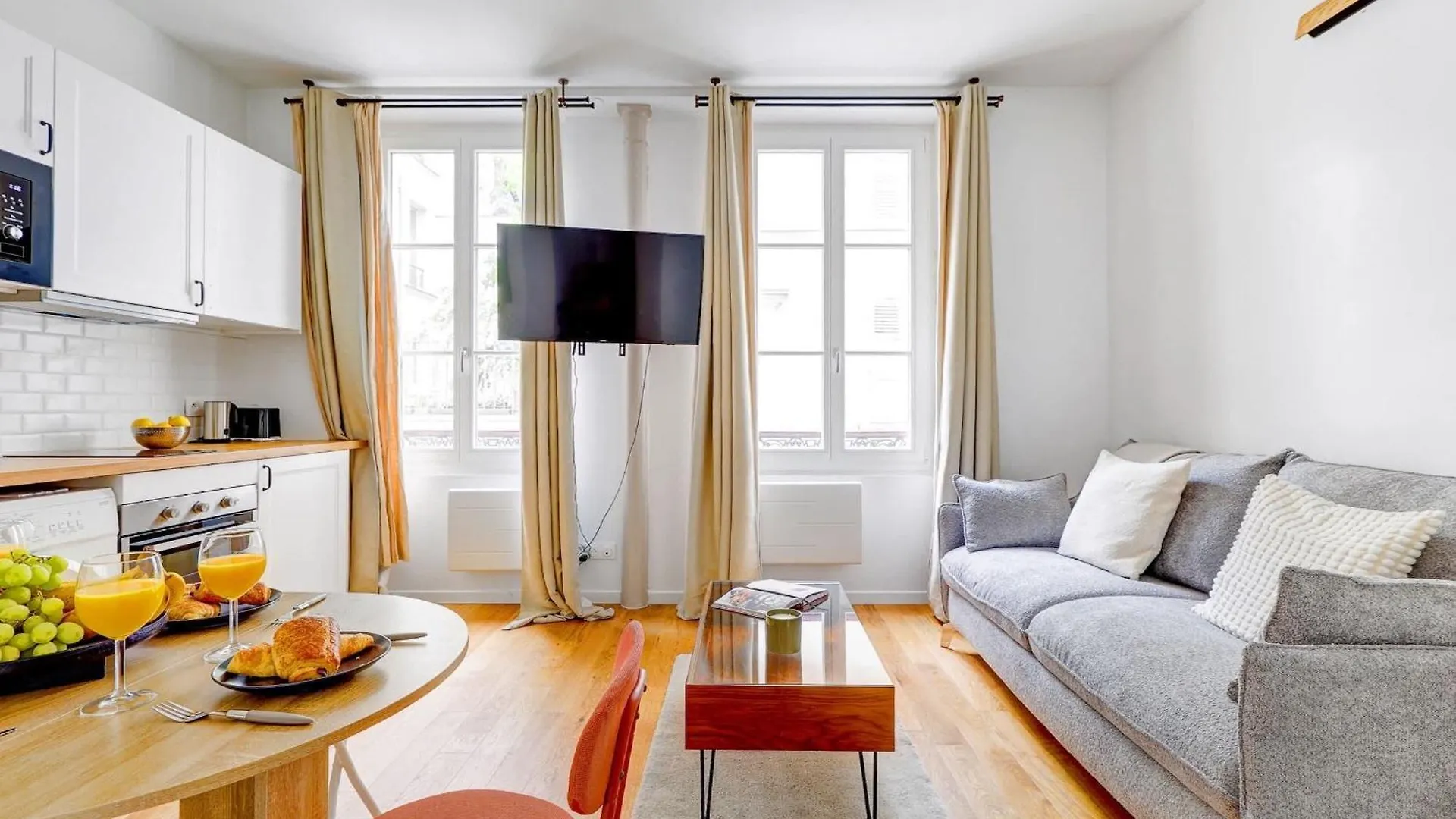 Chic 1Br Eiffel Tower & Rue Gros Caillou Apartment Paris